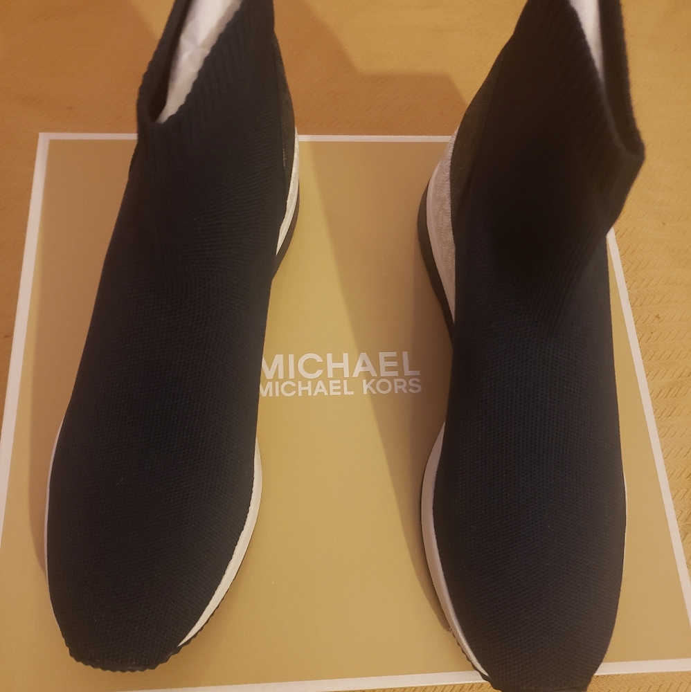 MICHAEL Kors skyler booties